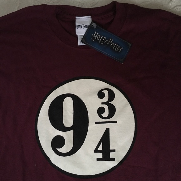 HARRY POTTER 9 3/4 Maroon T-shirt Mens M NWT - Picture 2 of 4